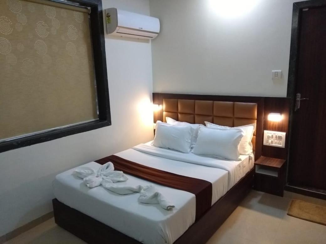 Fabhotel Galaxy Suite มุมไบ ภายนอก รูปภาพ